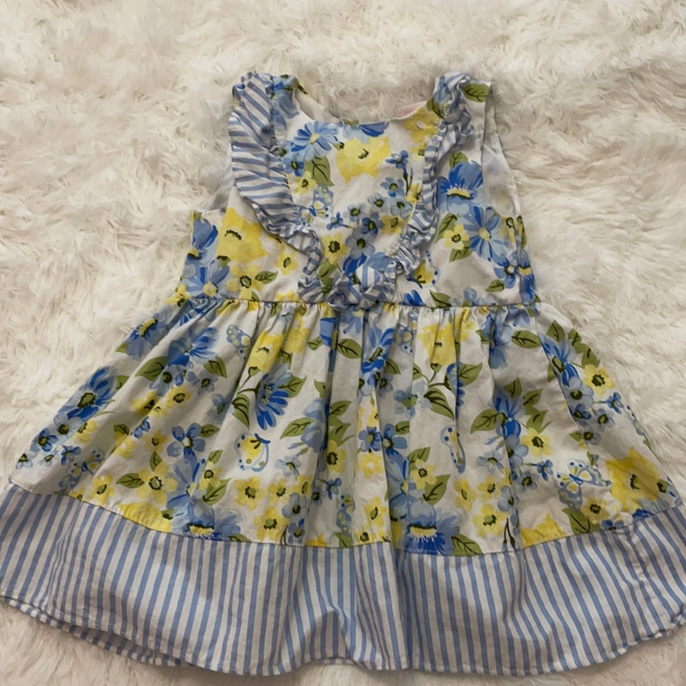 Adorable 2T spring dress! Nannette kids! 💙🤍
